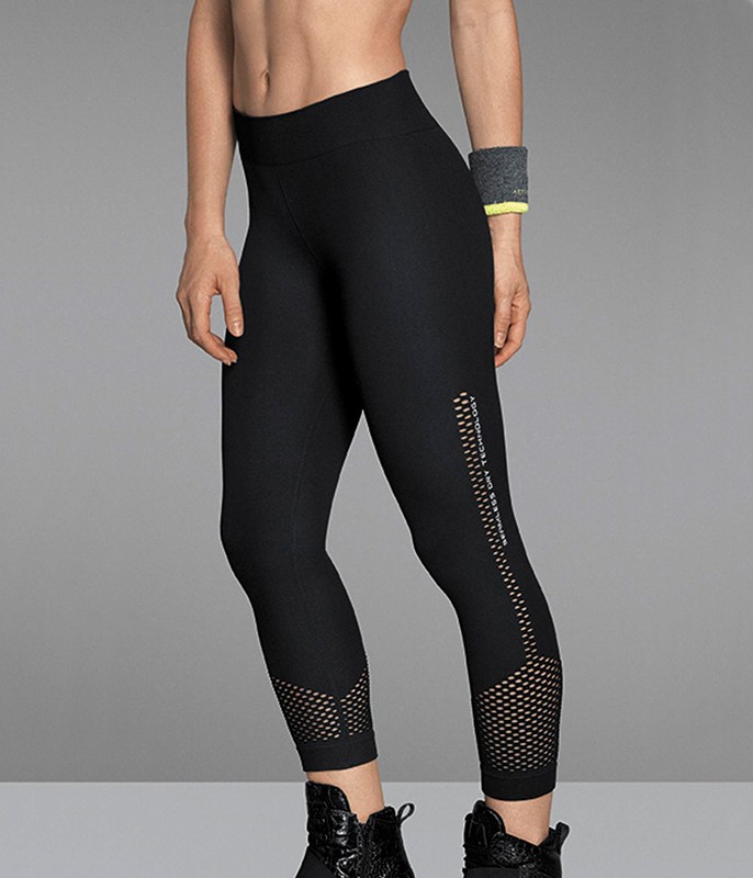 calça capri com bota cano curto