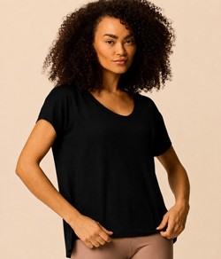 Camiseta Feminina Esportiva Abertura Lateral Malwee (1000142331) Viscose - Preto