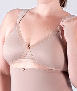 Suti� Sustenta��o Al�as Espumadas Cetinete Power Plumas (181) Plus Size
